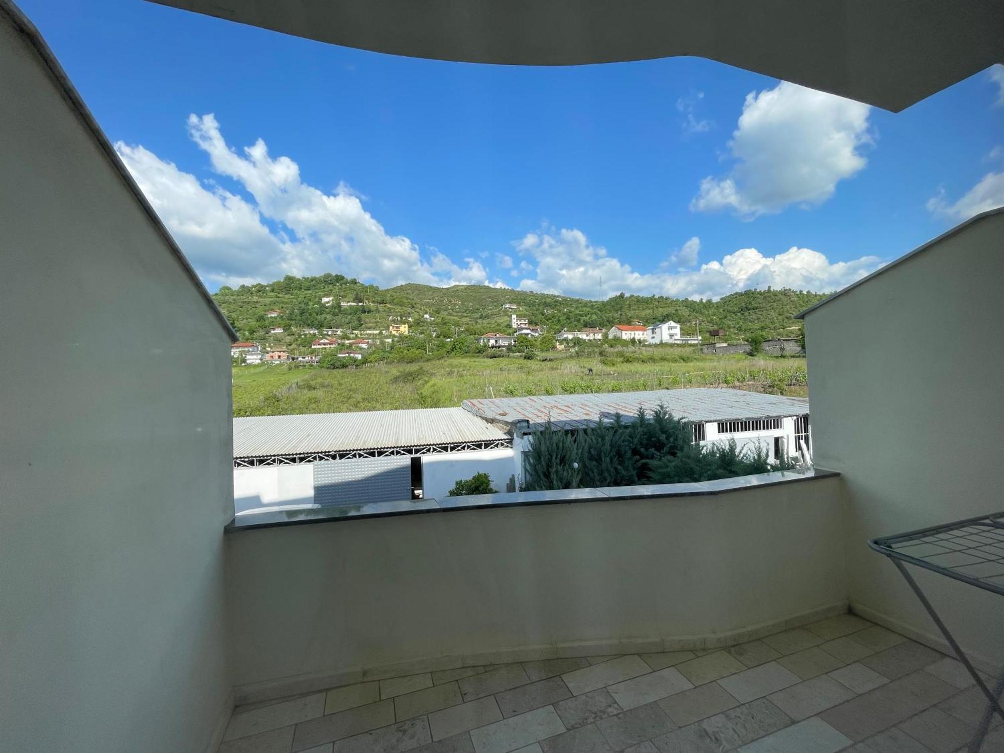 Hotel Latifi Gramsh Exterior foto