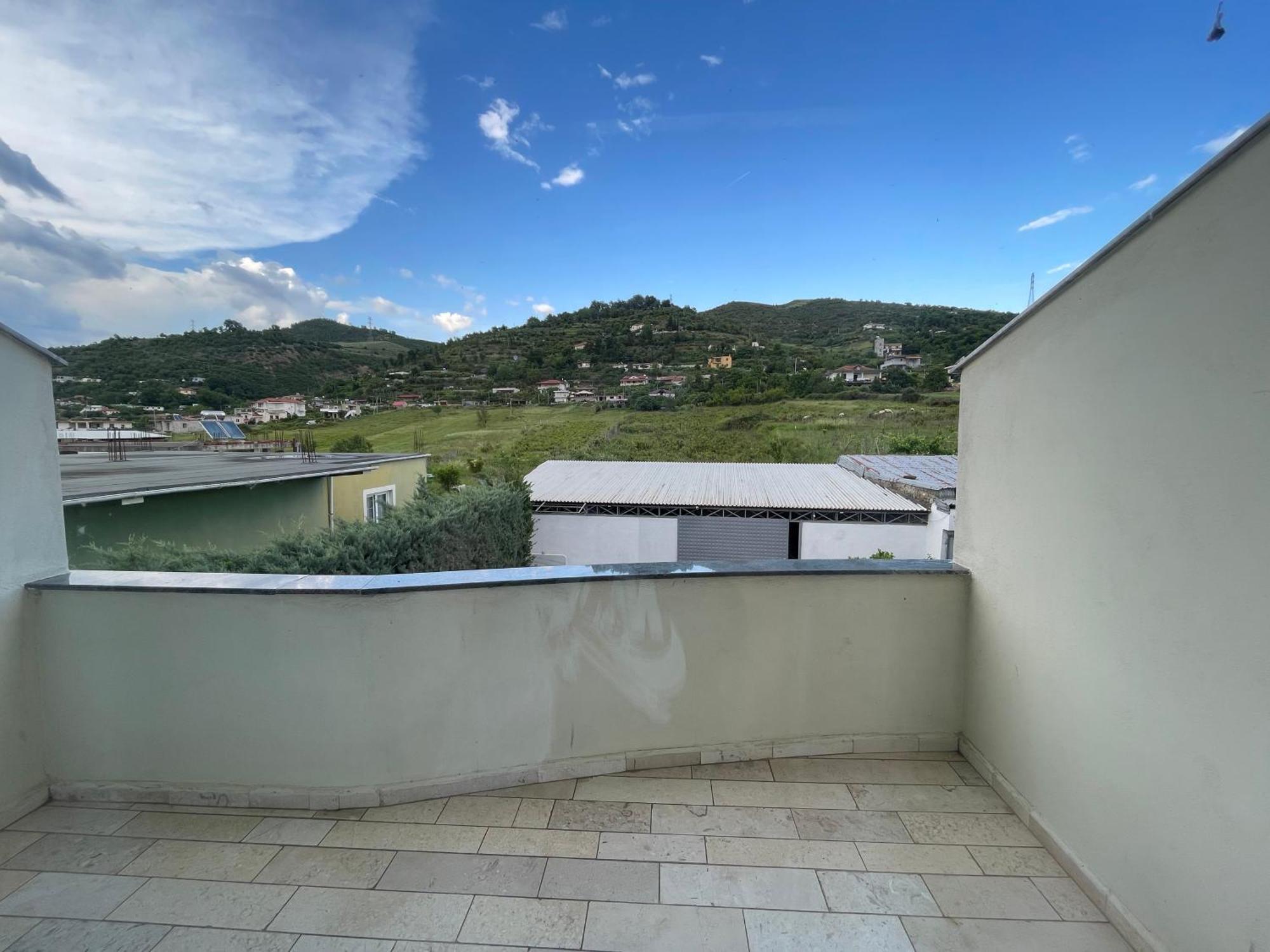 Hotel Latifi Gramsh Exterior foto